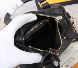 Louis Vuitton Speedy BB Handbag - Black